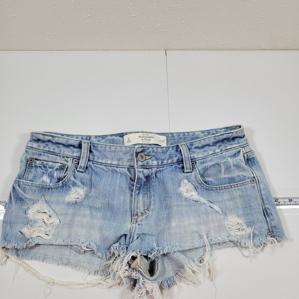 Ambercrombie & Fitch Women's Shorts Blue Denim Size 28 (6)